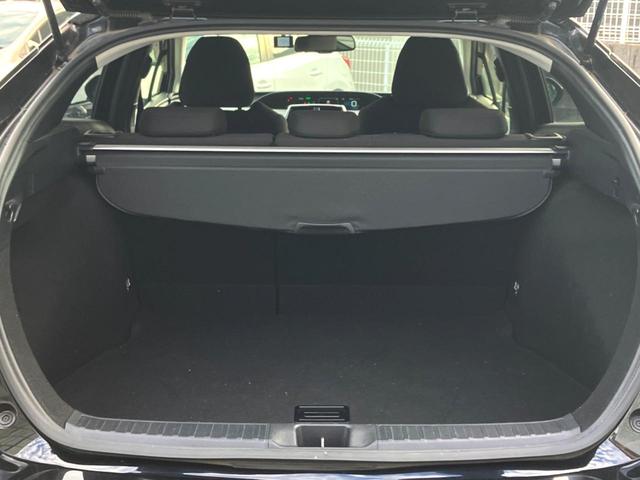 プリウス Sセーフティプラス バックカメラ レーダークルーズ ドラレコ スマートキー ETC 車線逸脱警報 ワンオーナー オートライト オートエアコン Bluetooth フルセグ(33枚目)