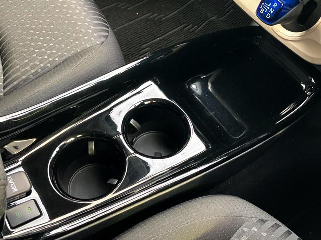 プリウス Sセーフティプラス バックカメラ レーダークルーズ ドラレコ スマートキー ETC 車線逸脱警報 ワンオーナー オートライト オートエアコン Bluetooth フルセグ(41枚目)