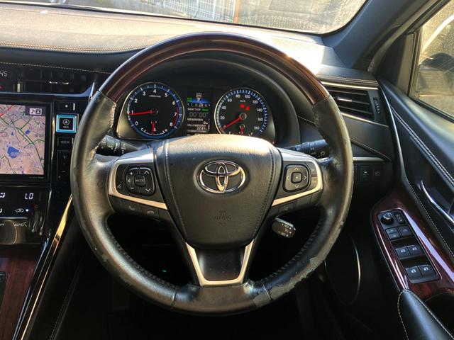 ハリアー プレミアム SDナビ バックカメラ 禁煙車 電動リアゲート ハーフレザーシート パワーシート スマートキー HIDヘッド ビルトインETC クルコン オートハイビーム 車線逸脱警報 オートライト オートエアコン(11枚目)
