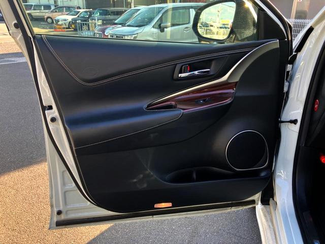 ハリアー プレミアム SDナビ バックカメラ 禁煙車 電動リアゲート ハーフレザーシート パワーシート スマートキー HIDヘッド ビルトインETC クルコン オートハイビーム 車線逸脱警報 オートライト オートエアコン(28枚目)