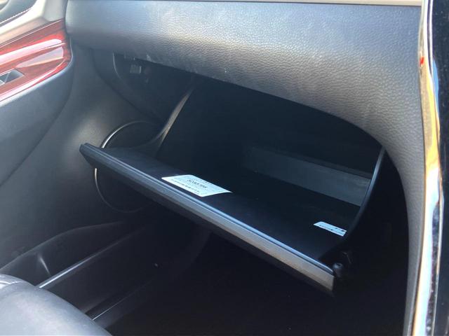 ハリアー プレミアム SDナビ バックカメラ 禁煙車 電動リアゲート ハーフレザーシート パワーシート スマートキー HIDヘッド ビルトインETC クルコン オートハイビーム 車線逸脱警報 オートライト オートエアコン(42枚目)