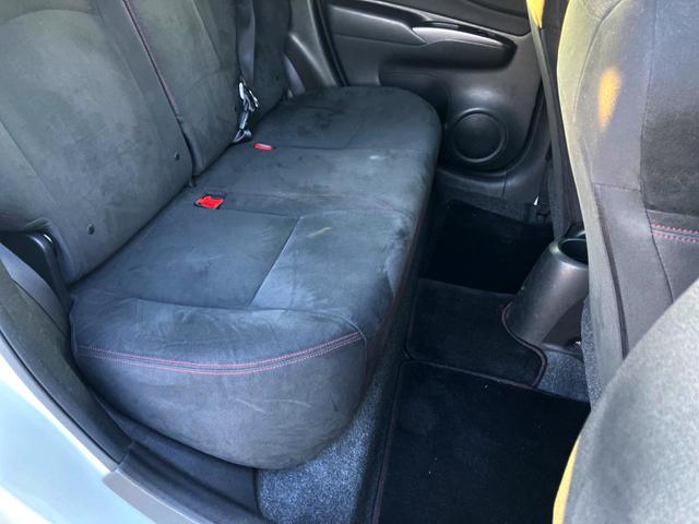 ノート ニスモ　純正ナビ　バックカメラ　ＥＴＣ　Ｂｌｕｅｔｏｏｔｈ接続　プッシュスタート　オートエアコン　横滑り防止（27枚目）