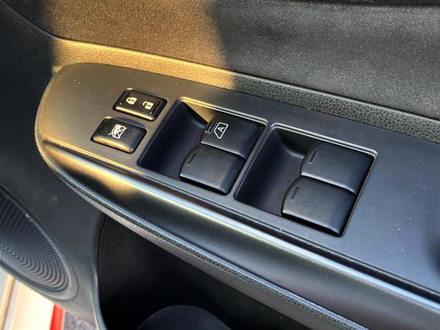 ノート ニスモ　純正ナビ　バックカメラ　ＥＴＣ　Ｂｌｕｅｔｏｏｔｈ接続　プッシュスタート　オートエアコン　横滑り防止（35枚目）