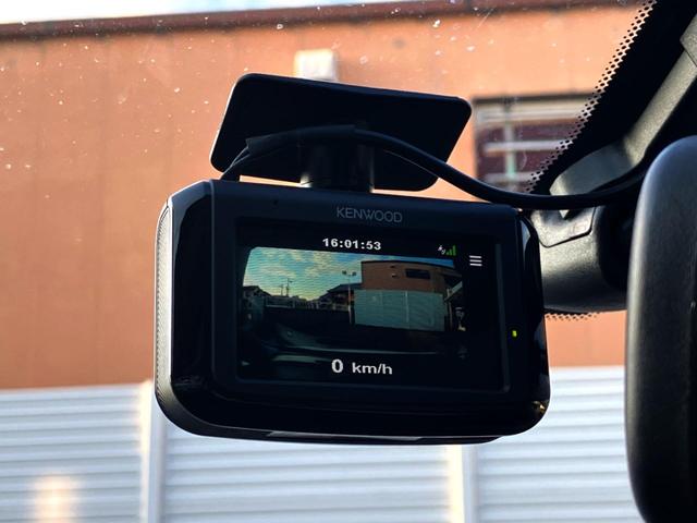 ノート ニスモ　純正ナビ　バックカメラ　ＥＴＣ　Ｂｌｕｅｔｏｏｔｈ接続　プッシュスタート　オートエアコン　横滑り防止（45枚目）