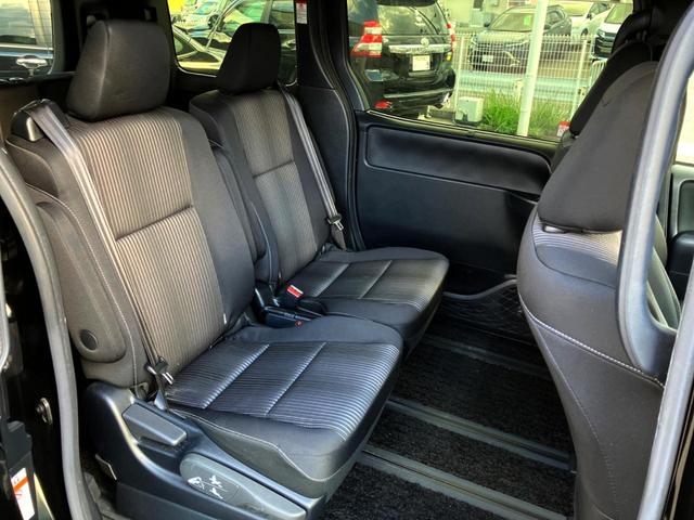 ヴォクシー ＺＳ　煌ＩＩ　ＡＬＰＩＮＥナビ　バックカメラ　後席モニター　両側電動ドア　衝突軽減装置　クルーズコントロール　ＥＴＣ　プッシュスタート　Ｂｌｕｅｔｏｏｔｈ接続　純正アルミ（14枚目）
