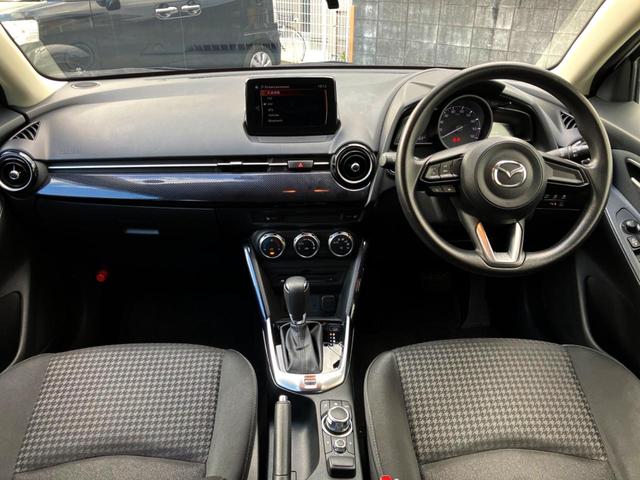 デミオ 15S 全周囲カメラ 禁煙車 ドラレコ コーナーセンサー LEDヘッド ビルトインETC 純正 車線逸脱警報 オートライト オートエアコン Bluetooth CD DVD再生 フルセグ(2枚目)