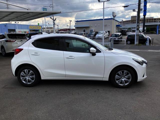 デミオ 15S 全周囲カメラ 禁煙車 ドラレコ コーナーセンサー LEDヘッド ビルトインETC 純正 車線逸脱警報 オートライト オートエアコン Bluetooth CD DVD再生 フルセグ(17枚目)