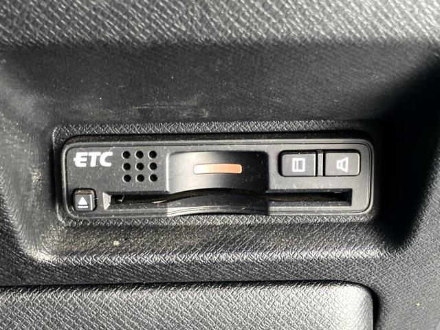 ステップワゴンスパーダ Ｚ　Ｇａｔｈｅｒｓ純正ナビ　バックカメラ　両側電動ドア　ＥＴＣ　オートエアコン　ＨＩＤヘッドライト　純正アルミホイール　パドルシフト（6枚目）