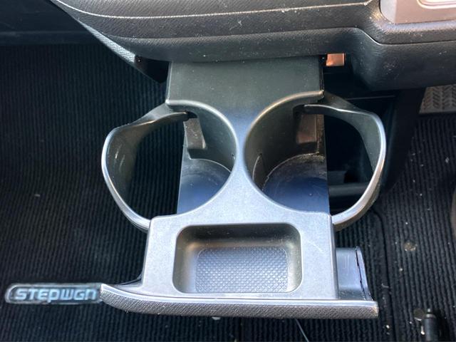 ステップワゴンスパーダ Ｚ　Ｇａｔｈｅｒｓ純正ナビ　バックカメラ　両側電動ドア　ＥＴＣ　オートエアコン　ＨＩＤヘッドライト　純正アルミホイール　パドルシフト（48枚目）