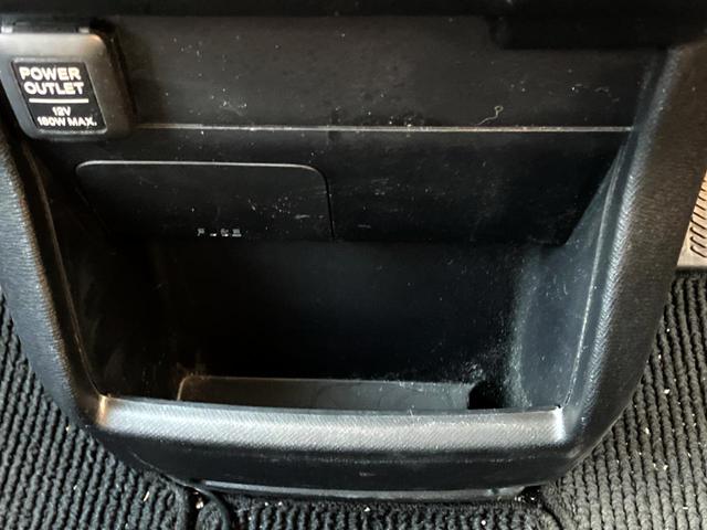 ステップワゴンスパーダ Ｚ　Ｇａｔｈｅｒｓ純正ナビ　バックカメラ　両側電動ドア　ＥＴＣ　オートエアコン　ＨＩＤヘッドライト　純正アルミホイール　パドルシフト（49枚目）