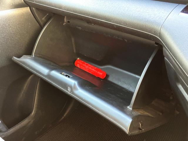 ステップワゴンスパーダ Ｚ　Ｇａｔｈｅｒｓ純正ナビ　バックカメラ　両側電動ドア　ＥＴＣ　オートエアコン　ＨＩＤヘッドライト　純正アルミホイール　パドルシフト（52枚目）