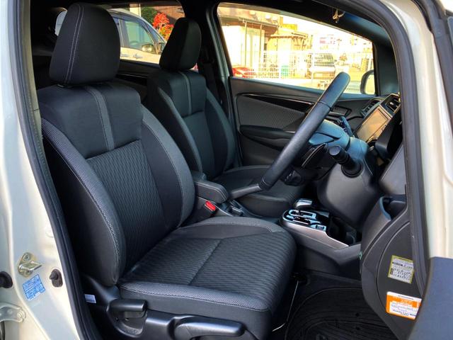 フィットハイブリッド Ｓ　ホンダセンシング　Ｇａｔｈｅｒｓ純正ナビ　バックカメラ　衝突軽減装置　レーダークルーズコントロール　ＥＴＣ　プッシュスタート　純正アルミ　Ｂｌｕｅｔｏｏｔｈ接続（11枚目）