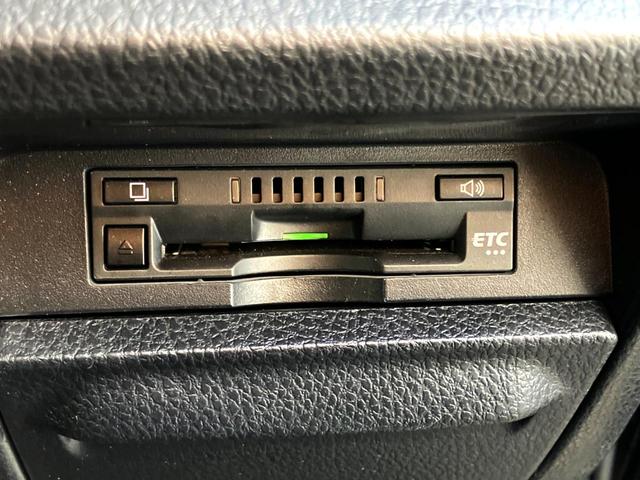 ヴォクシー ZS 煌III 両側電動ドア バックカメラ 衝突被害軽減システム ハーフレザーシート ドラレコ コーナーセンサー スマートキー LEDヘッド ビルトインETC クルコン 純正16インチアルミ 車線逸脱警報(7枚目)