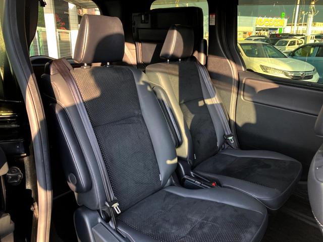 ヴォクシー ZS 煌III 両側電動ドア バックカメラ 衝突被害軽減システム ハーフレザーシート ドラレコ コーナーセンサー スマートキー LEDヘッド ビルトインETC クルコン 純正16インチアルミ 車線逸脱警報(10枚目)