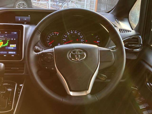 ヴォクシー ZS 煌III 両側電動ドア バックカメラ 衝突被害軽減システム ハーフレザーシート ドラレコ コーナーセンサー スマートキー LEDヘッド ビルトインETC クルコン 純正16インチアルミ 車線逸脱警報(13枚目)