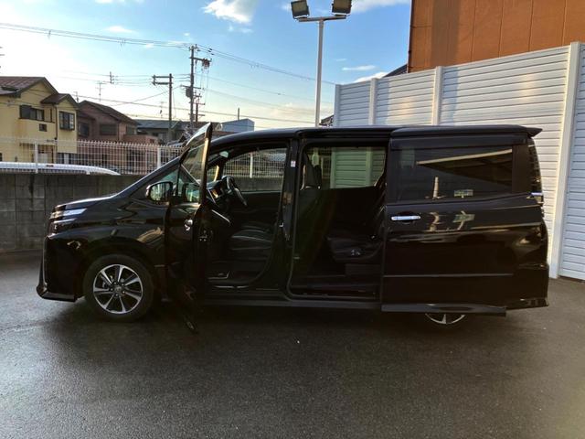 ヴォクシー ZS 煌III 両側電動ドア バックカメラ 衝突被害軽減システム ハーフレザーシート ドラレコ コーナーセンサー スマートキー LEDヘッド ビルトインETC クルコン 純正16インチアルミ 車線逸脱警報(22枚目)