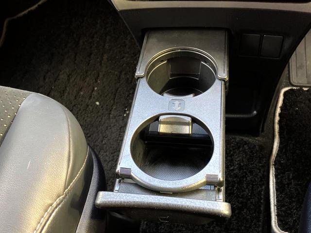 ヴォクシー ZS 煌III 両側電動ドア バックカメラ 衝突被害軽減システム ハーフレザーシート ドラレコ コーナーセンサー スマートキー LEDヘッド ビルトインETC クルコン 純正16インチアルミ 車線逸脱警報(52枚目)