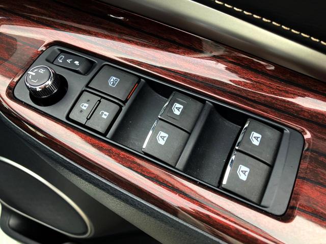 ハリアー プレミアム　アドバンスドパッケージ　サンルーフ　メーカーナビ　全周囲カメラ　ＪＢＬサウンド　衝突軽減装置　ＥＴＣ　パワーリアゲート　プッシュスタート　純正アルミ　パワーシート（46枚目）