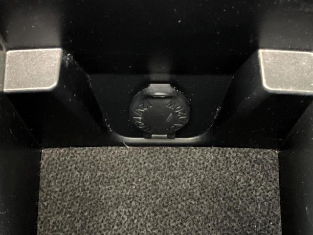 ハリアー プレミアム　アドバンスドパッケージ　サンルーフ　メーカーナビ　全周囲カメラ　ＪＢＬサウンド　衝突軽減装置　ＥＴＣ　パワーリアゲート　プッシュスタート　純正アルミ　パワーシート（49枚目）