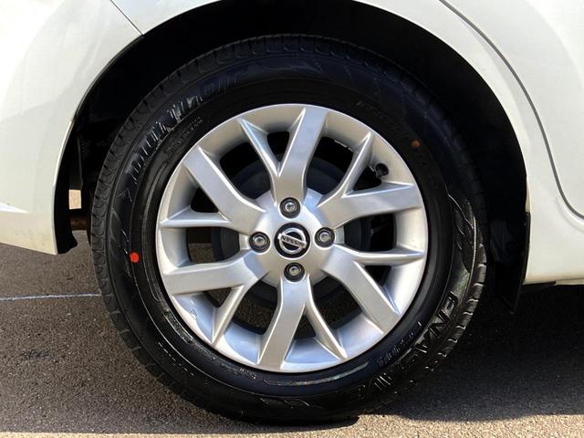 ノート e-パワー X 全周囲カメラ 衝突被害軽減システム 禁煙車 スマートキー LEDヘッド 純正15インチアルミ オートライト オートエアコン Bluetooth CD DVD再生 ブルーレイ再生 フルセグ(14枚目)