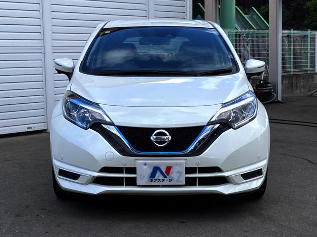 ノート e-パワー X 全周囲カメラ 衝突被害軽減システム 禁煙車 スマートキー LEDヘッド 純正15インチアルミ オートライト オートエアコン Bluetooth CD DVD再生 ブルーレイ再生 フルセグ(15枚目)