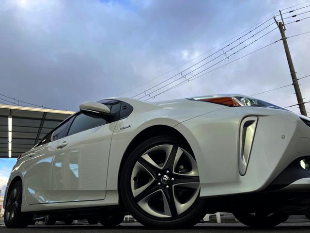 プリウス Ｓツーリングセレクション　ＡＬＰＩＮＥナビ　バックカメラ　衝突被害軽減システム　禁煙車　レーダークルーズ　ハーフレザーシート　前席シートエアコン　ドラレコ　コーナーセンサー　スマートキー　ＬＥＤヘッド　ビルトインＥＴＣ（52枚目）