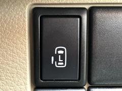 ������¦��ư���饤�ɥɥ��۱�¦�̹Ԥ����ܤ�ƻϩ�Ǥ��Τǡ������ʺ�¦����ư���饤�ɥɥ��ˤʤäƤ���ޤ��� 5