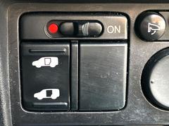 ������¦��ư���饤�ɥɥ��۱�¦�̹Ԥ����ܤ�ƻϩ�Ǥ��Τǡ������ʺ�¦����ư���饤�ɥɥ��ˤʤäƤ���ޤ��� 5