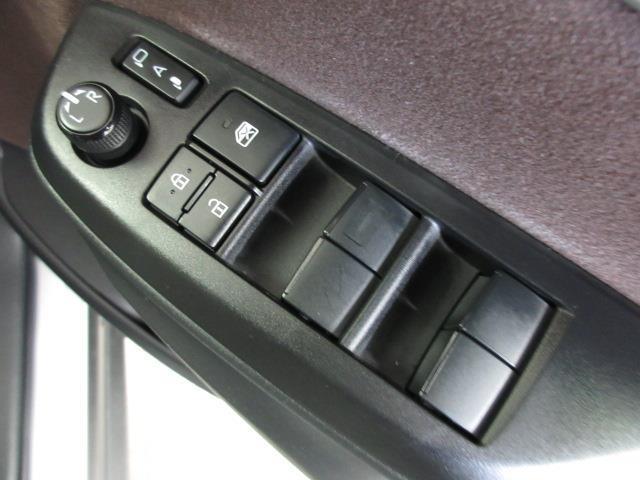 ハイブリッドＺ　ＬＥＤヘッドライ　衝突回避ブレーキ　１オナ　ＥＴＣ装備　運転席パワーシート　Ｒカメラ　Ｎａｖｉ　スマートキー　横滑り防止　アルミ　オートクルーズ　助手席エアバッグ　キーレス　カーテンエアバック　ＡＢＳ(10枚目)