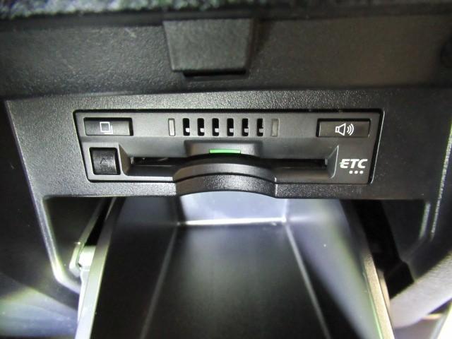 アルファード ２．５Ｓ　タイプゴールド　イモビ　バックモニタ－　ＬＥＤランプ　１オーナー車　リアオートエアコン　エアコン　ＤＶＤプレーヤー　横滑防止装置　ＡＣ１００Ｖ電源　アルミ　パワーウィンドウ　ＡＢＳ　キーレス　３列シート　メモリーナビ（10枚目）