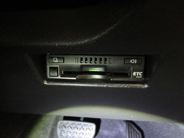 アクア Ｓスタイルブラック　バックモニタ－　ナビＴＶ　イモビライザー　ＬＥＤライト　スマートキープッシュスタート　ＥＴＣ付き　Ｗエアバッグ　キーフリ　メモリーナビゲーション　横滑り防止装置付き　１セグ　フルオートエアコン　ＡＢＳ（11枚目）