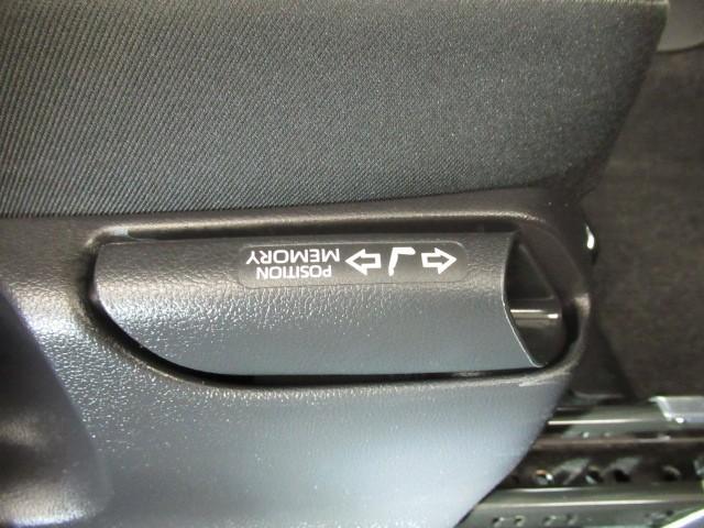 ヤリス ハイブリッドＺ　ＰＣＳ　地デジ　Ｂカメラ　ドラレコ付　ＬＥＤランプ　スマキー　ＥＴＣ付き　ナビＴＶ　ＶＳＣ　パワステ　１オナ車　クルコン　カーテンエアバック　キーフリー　ＡＢＳ　イモビ　エアコン　メモリナビ（11枚目）
