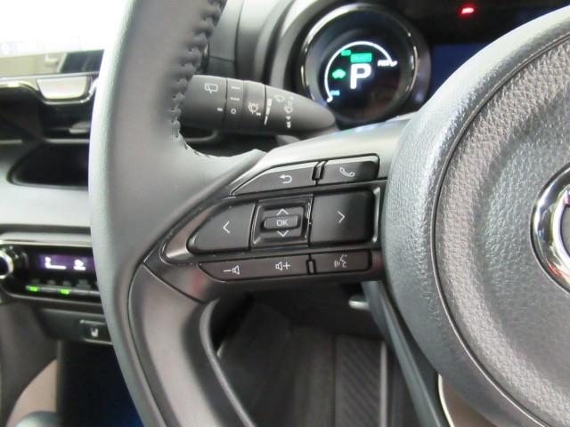 ヤリス ハイブリッドＺ　ＰＣＳ　地デジ　Ｂカメラ　ドラレコ付　ＬＥＤランプ　スマキー　ＥＴＣ付き　ナビＴＶ　ＶＳＣ　パワステ　１オナ車　クルコン　カーテンエアバック　キーフリー　ＡＢＳ　イモビ　エアコン　メモリナビ（16枚目）