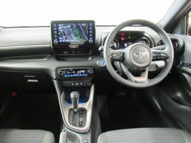 ヤリス ハイブリッドＺ　ＰＣＳ　地デジ　Ｂカメラ　ドラレコ付　ＬＥＤランプ　スマキー　ＥＴＣ付き　ナビＴＶ　ＶＳＣ　パワステ　１オナ車　クルコン　カーテンエアバック　キーフリー　ＡＢＳ　イモビ　エアコン　メモリナビ（25枚目）