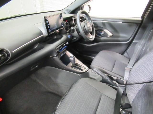 ヤリス ハイブリッドＺ　ＰＣＳ　地デジ　Ｂカメラ　ドラレコ付　ＬＥＤランプ　スマキー　ＥＴＣ付き　ナビＴＶ　ＶＳＣ　パワステ　１オナ車　クルコン　カーテンエアバック　キーフリー　ＡＢＳ　イモビ　エアコン　メモリナビ（29枚目）