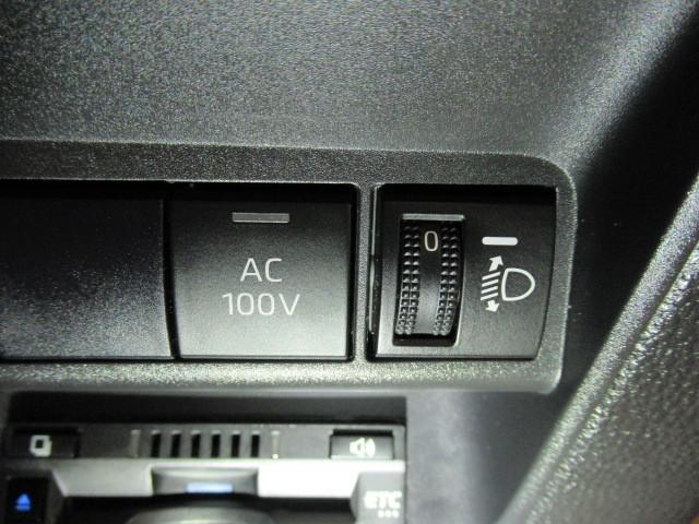 アクア Ｘ　踏み間違い防止　１００Ｖ　イモビ　ナビ＆ＴＶ　フルセグ　ＬＥＤヘッドライト　スマートキー　横滑り防止機能　キーレスエントリー　オートクルーズ　オートエアコン　ＥＴＣ　カーテンエアバッグ　ＡＢＳ（12枚目）