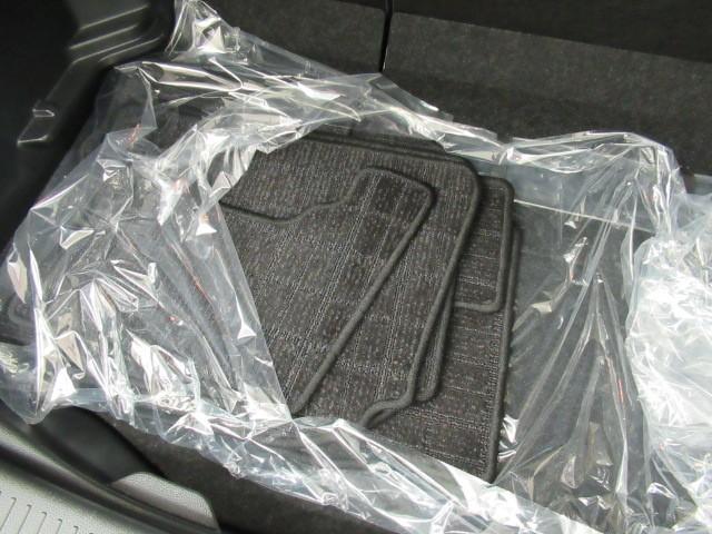 アクア Ｘ　踏み間違い防止　１００Ｖ　イモビ　ナビ＆ＴＶ　フルセグ　ＬＥＤヘッドライト　スマートキー　横滑り防止機能　キーレスエントリー　オートクルーズ　オートエアコン　ＥＴＣ　カーテンエアバッグ　ＡＢＳ（26枚目）