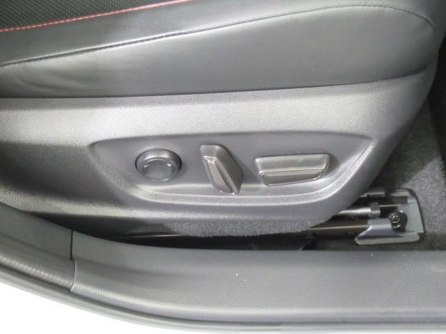 プリウス Ｚ　リアカメラ　プリクラッシュ　ＰＷシート　１オーナ　メモリナビ　ＡＣ１００Ｖ電源　ＬＥＤランプ　ナビ・ＴＶ　オートクルーズ　アルミホイール　ドライブレコーダ　ＡＣ　運転席エアバッグ　横滑り防止装置（11枚目）