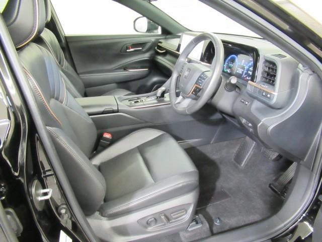 クラウンクロスオーバー Gアドバンスド・レザーパッケージ TSS レザー フルセグTV パワーシート LEDヘッドライト クルーズコントロール Bカメラ エアロ ドライブレコーダ オートエアコン アルミホイル ワンオーナー ETC付 横滑り防止装置 4WD(9枚目)