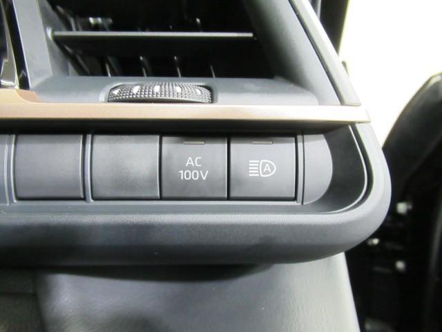 クラウンクロスオーバー Gアドバンスド・レザーパッケージ TSS レザー フルセグTV パワーシート LEDヘッドライト クルーズコントロール Bカメラ エアロ ドライブレコーダ オートエアコン アルミホイル ワンオーナー ETC付 横滑り防止装置 4WD(12枚目)