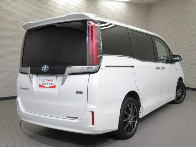 エスクァイア ハイブリッドGi プレミアムパッケージ 地上デジタル 衝突被害軽減 LEDライト 1オナ Bカメラ クルコン スマートキー メモリナビ ナビ&TV キーレス 盗難防止装置 DVD再生 ABS 3列シート ETC アルミ オートエアコン(6枚目)