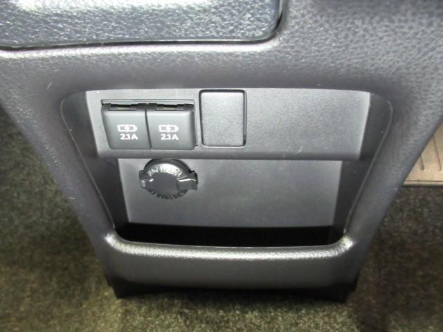 エスクァイア ハイブリッドGi プレミアムパッケージ 地上デジタル 衝突被害軽減 LEDライト 1オナ Bカメラ クルコン スマートキー メモリナビ ナビ&TV キーレス 盗難防止装置 DVD再生 ABS 3列シート ETC アルミ オートエアコン(25枚目)