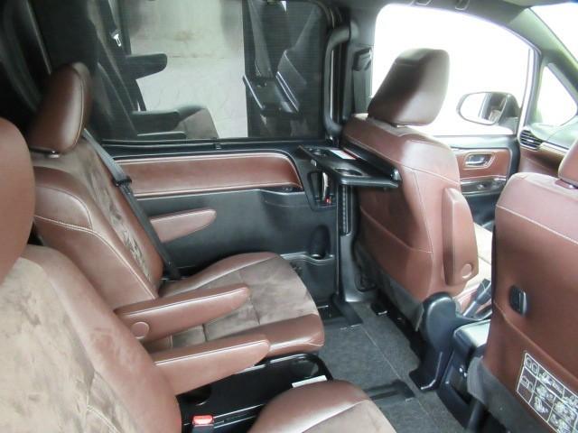 エスクァイア ハイブリッドGi プレミアムパッケージ 地上デジタル 衝突被害軽減 LEDライト 1オナ Bカメラ クルコン スマートキー メモリナビ ナビ&TV キーレス 盗難防止装置 DVD再生 ABS 3列シート ETC アルミ オートエアコン(29枚目)