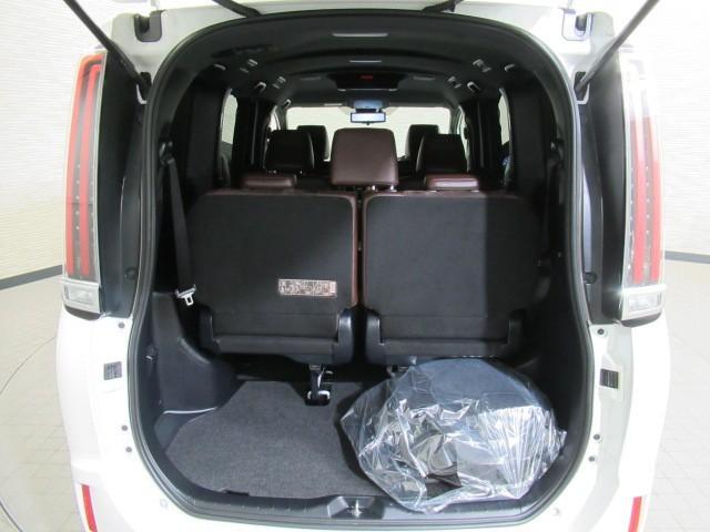 エスクァイア ハイブリッドGi プレミアムパッケージ 地上デジタル 衝突被害軽減 LEDライト 1オナ Bカメラ クルコン スマートキー メモリナビ ナビ&TV キーレス 盗難防止装置 DVD再生 ABS 3列シート ETC アルミ オートエアコン(33枚目)