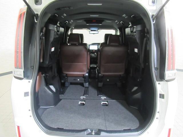 エスクァイア ハイブリッドGi プレミアムパッケージ 地上デジタル 衝突被害軽減 LEDライト 1オナ Bカメラ クルコン スマートキー メモリナビ ナビ&TV キーレス 盗難防止装置 DVD再生 ABS 3列シート ETC アルミ オートエアコン(34枚目)