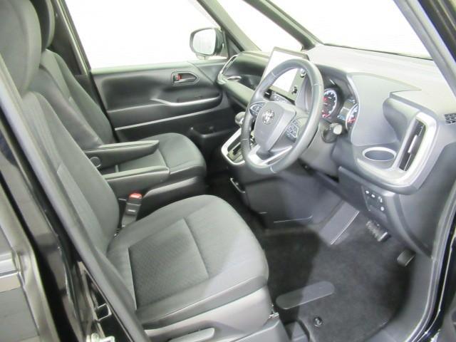 ヴォクシー S-G Rカメラ メモリーナビ アルミホイル LEDヘッドランプ 横滑り防止装置 スマートキ キーレスエントリー 3列シート ナビ&TV フルセグテレビ ワンオーナー 盗難防止システム デュアルエアコン(9枚目)