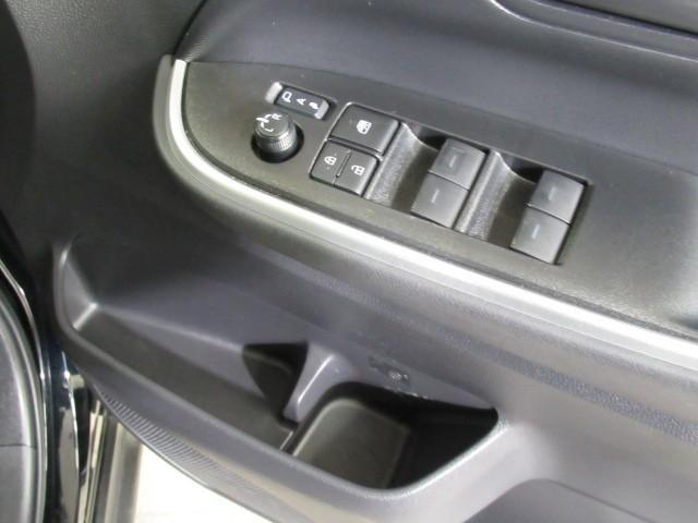 ヴォクシー S-G Rカメラ メモリーナビ アルミホイル LEDヘッドランプ 横滑り防止装置 スマートキ キーレスエントリー 3列シート ナビ&TV フルセグテレビ ワンオーナー 盗難防止システム デュアルエアコン(10枚目)