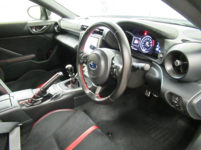 BRZ S 半革シート スマートキ キーレスエントリー アルミホイール 地デジ ヘッドライトLED ESC 盗難防止システム サイドエアバッグ クルーズコントロール AAC 助手席エアバッグ 運転席エアバッグ(7枚目)