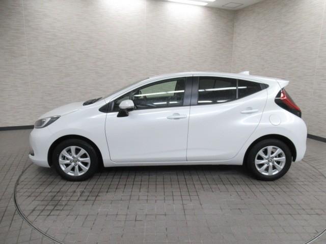 アクア Z LEDヘッドライト スマートキー 100V電源 イモビライザー アルミホイール オートクルーズコントロール エアコン ESC カーテンエアバッグ ETC キーレス パワーウインドウ ABS エアバッグ(6枚目)