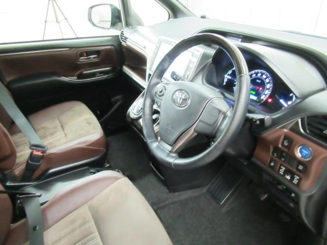 エスクァイア ハイブリッドGi プレミアムパッケージ 地上デジタル 衝突被害軽減 LEDライト Bカメラ クルコン スマートキー メモリナビ ナビ&TV キーレス ドラレコ 盗難防止装置 DVD再生 ABS 3列シート ETC アルミ オートエアコン(9枚目)